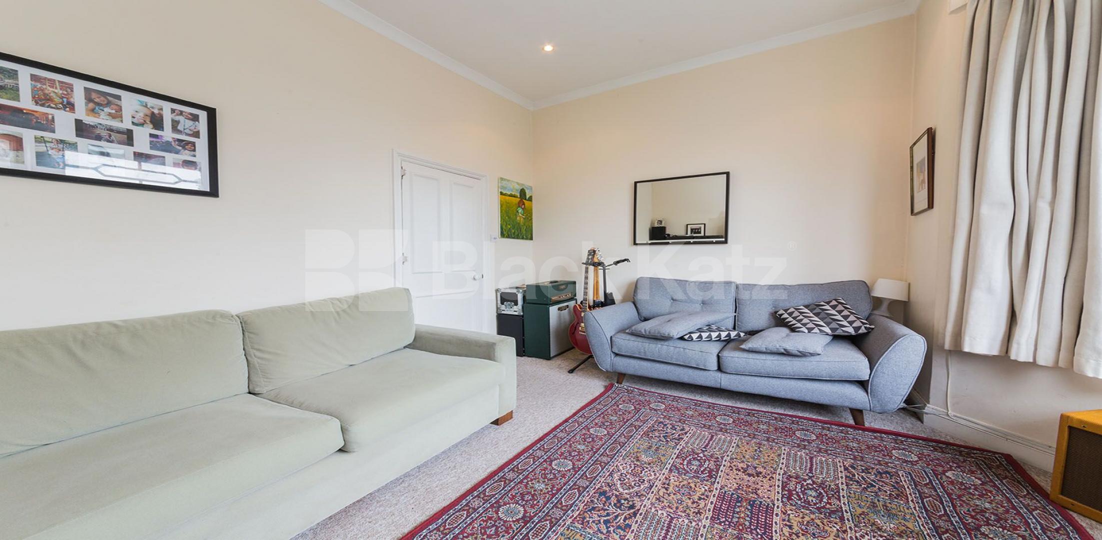 			New Instruction! Private balcony!, 2 Bedroom, 1 bath, 1 reception Flat			 Christchurch Road, Crouch End